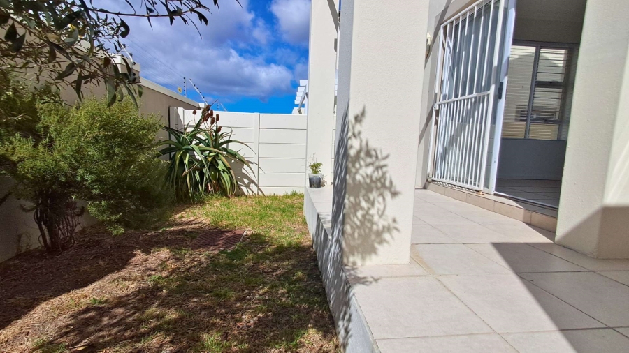 To Let 2 Bedroom Property for Rent in Somerset West Western Cape
